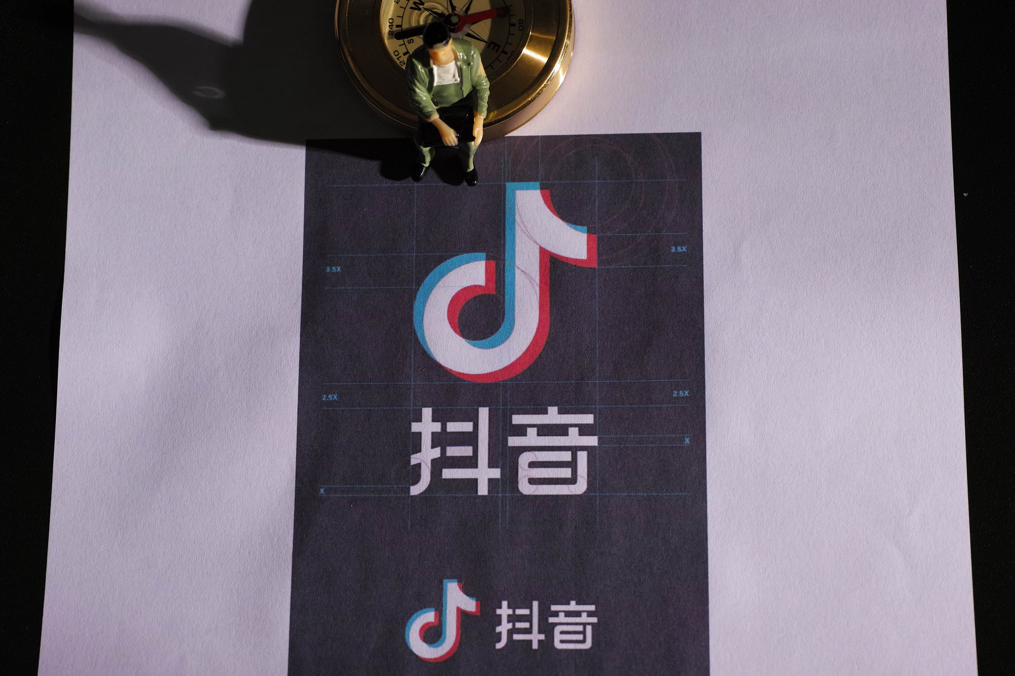 从350亿到2500亿 抖音强攻下快手的自卫反击_零售_电商报 从350亿到2500亿 抖音强攻下快手的自卫反击_零售_电商报